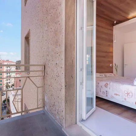 Lumiere - Eja Sardinia カリアリ