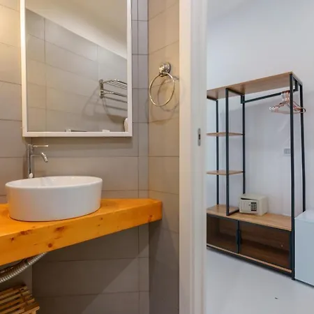 Πανσιόν Lumiere - Eja Sardinia 4*